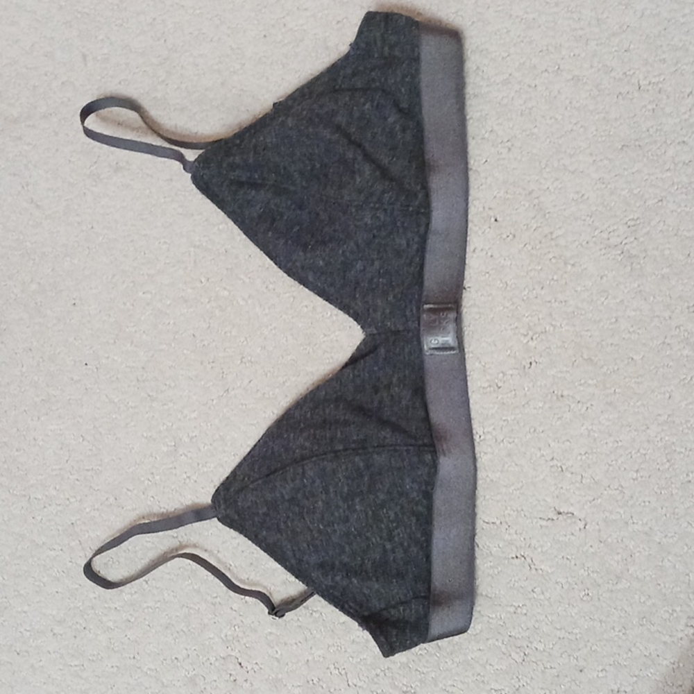 Gilly Hicks small gray bra